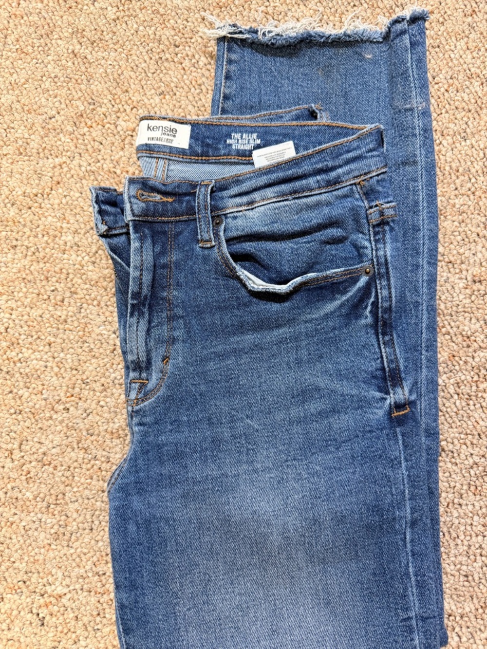 Kensie Medium Blue Cropped Straight Leg Jeans
